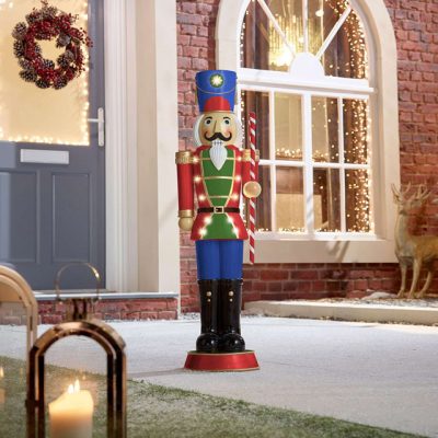 the-winter-workshop-resin-nutcracker-figure-noel-with-candy-cane