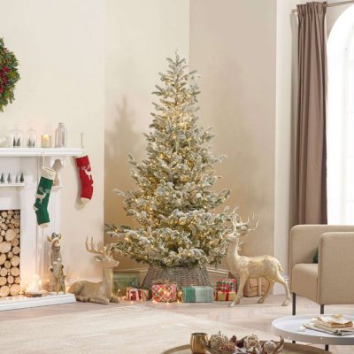 the-winter-workshop-snowy-englemanns-spruce-pre-lit-artificial-christmas-tree-6ft-flocked-green